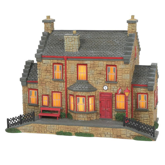 6009846 Harry Potter Village Hogsmeade Station Front