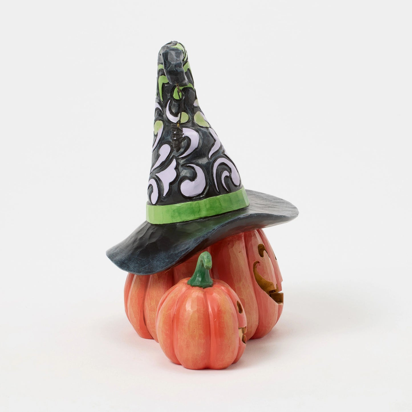 Cardenal cariñoso en adorno de vuelo